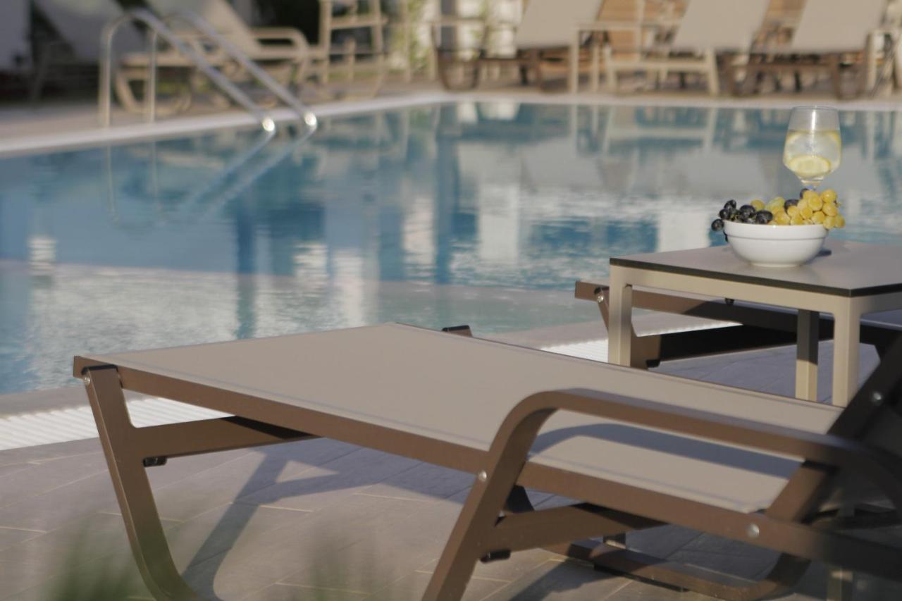 Albatros Suites Vrasná Esterno foto